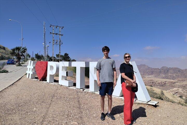 Viaggio di 2 giorni a Petra, Wadi Rum e Mar Morto