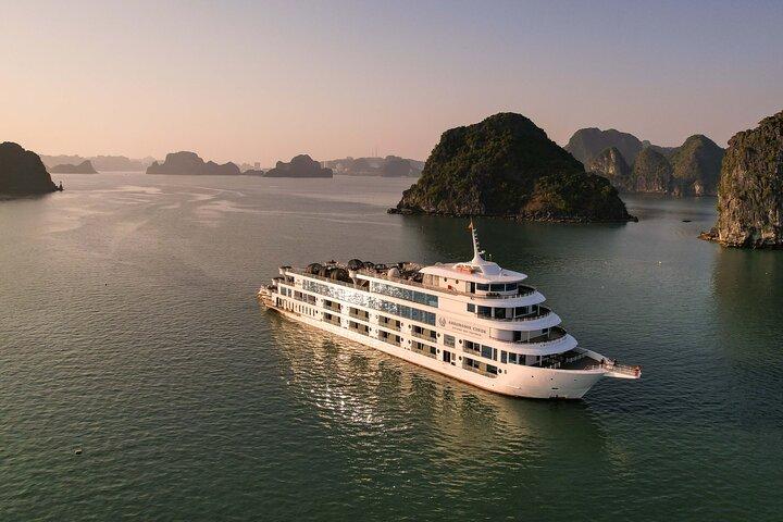 Boss Cruise Heldag Utforska Halong Bay