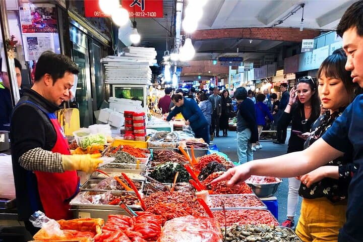 Seoul Highlights & Hidden Gems Tours by Locals: Private + Custom