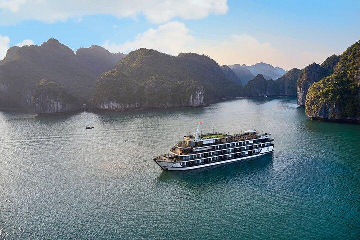 Rita Luxus-Kreuzfahrt mit Pool – 2D1N Halong & Lan Ha Bay Tour