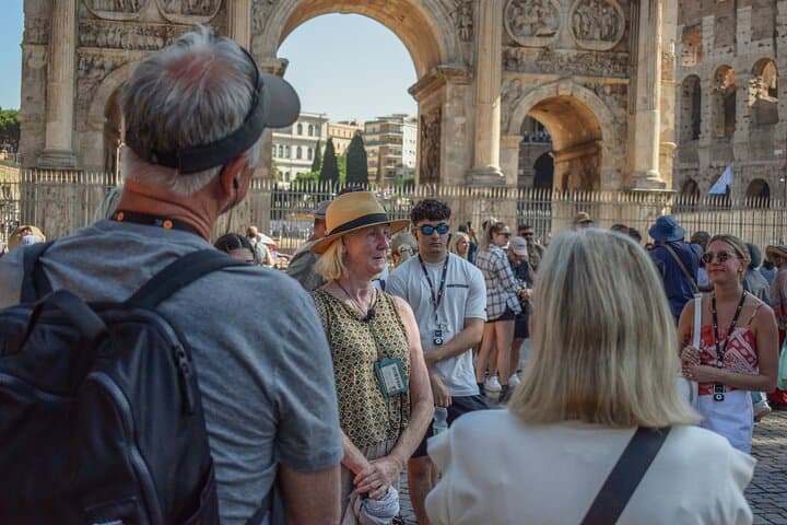Rome: Guided Tour of Colosseum, Palatine Hill and Roman Forum