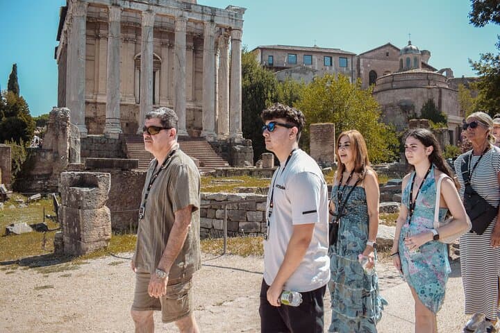 Rome: Guided Tour of Colosseum, Palatine Hill and Roman Forum