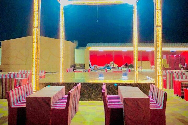 Private Premium-Wüstensafari in Dubai mit Kamelritt und Live-Show
