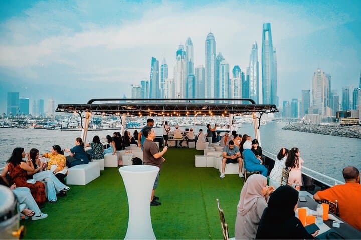 Dubai: 1-Hour Ain Boat Sightseeing Cruise
