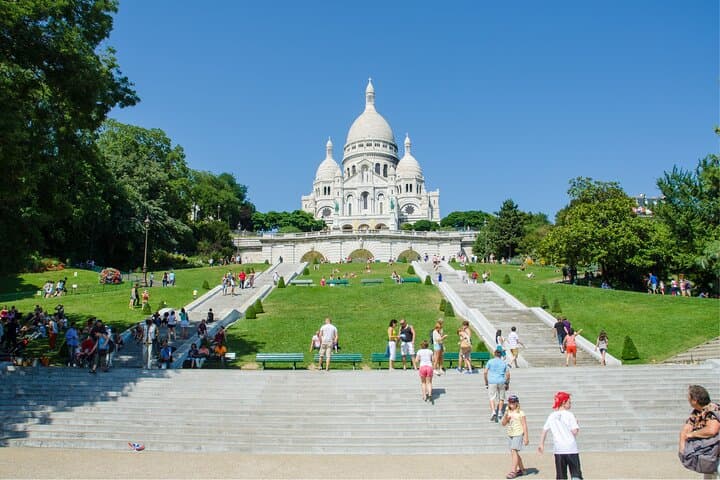 Basilica of the Sacred Heart of Montmartre Audio Guide on Smartphone