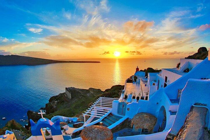 Visita privada de Santorini a la isla familiar con visita al Museo del Vino