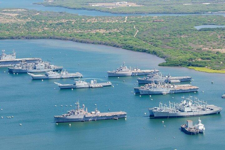 PRIVATE Pearl Harbor: アリゾナメモリアル、ミズーリシップ&シティツアー