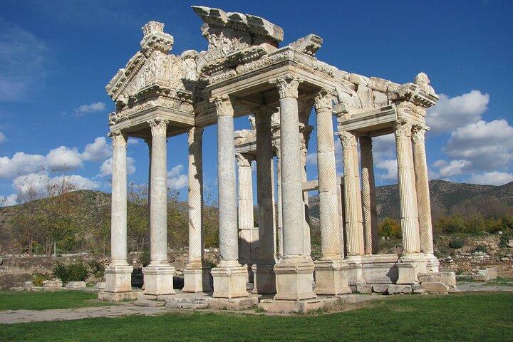 5 Day Tour to Istanbul, Laodicea, Pamukkale, Ephesus, Cappadocia