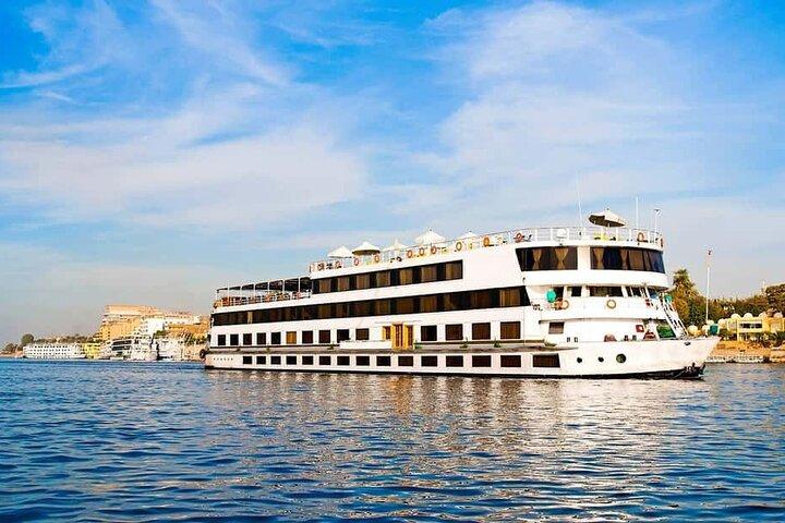 From Luxor : 5-Day Nile Cruise to Aswan with Balloon & Abu Simbel
