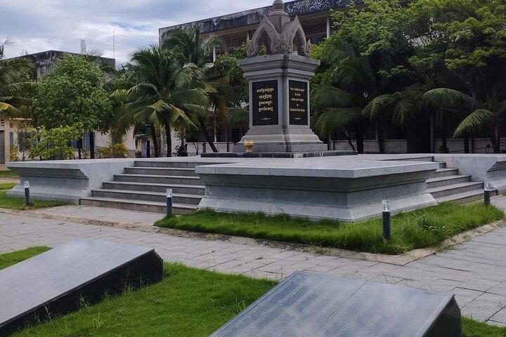 Halvdags Tuol Sleng S21 och Choeung Ek Killing Field Tour