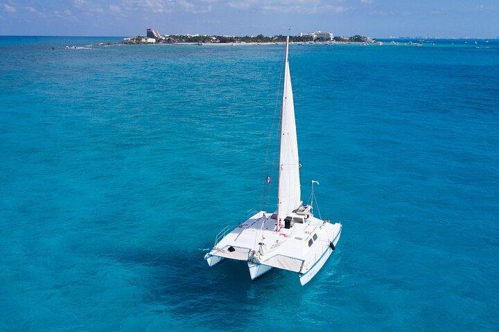 Isla Mujeres katamaran tur med mad