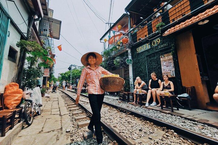 Visite guidée privée de la cuisine de rue à Hanoi avec Train Street