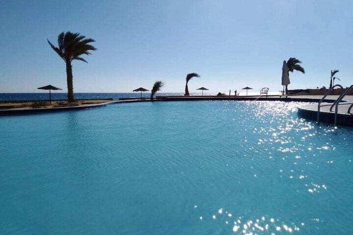 El Ain Sokhna Private Full Day Sightseeing Tour from Cairo