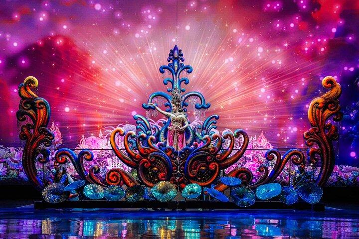 Entradas para el espectáculo en vivo del cabaret Colosseum desde Pattaya