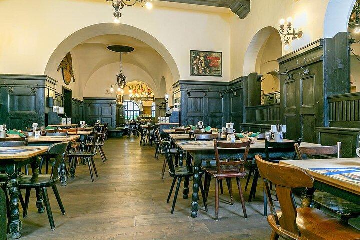 Visite privée de Munich Beer Hall avec 3 - Repas de cours et dégustations de bière
