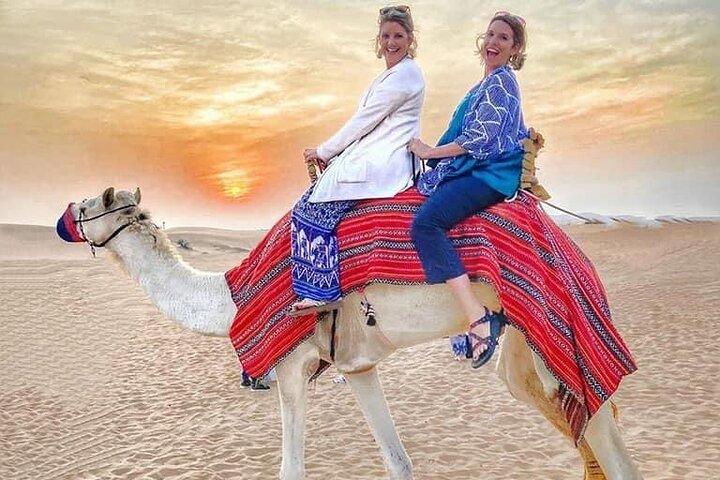 Dubai Premium Desert Safari Tour com jantar e atividades