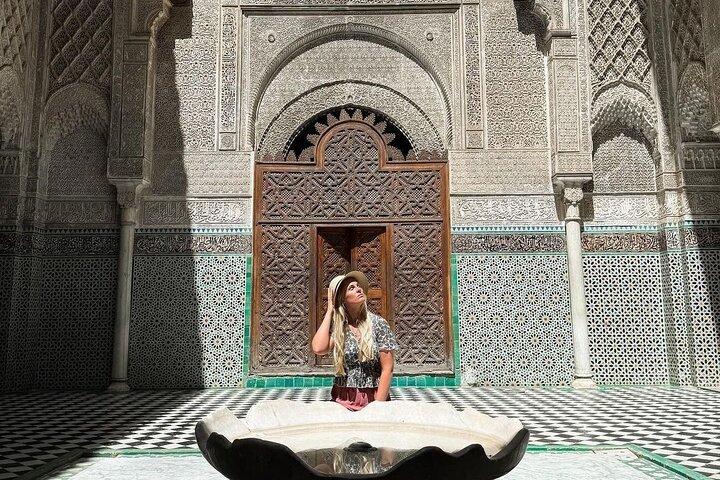 Da Tangeri a Fez: trasferimento privato su misura con un tour di Chefchaouen