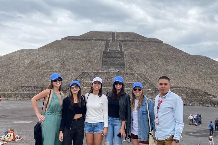 Tour in Mexico, Basilica of Guadalupe and Teotihuacan at your leisure