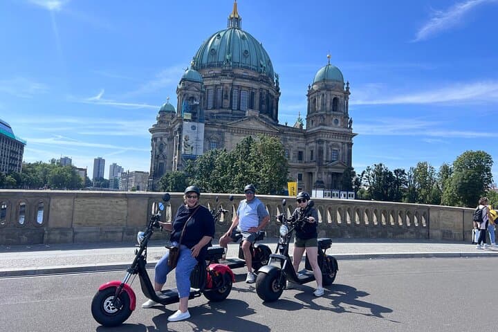 2H Berlin Guided Fat Tire E-Scooter Tour