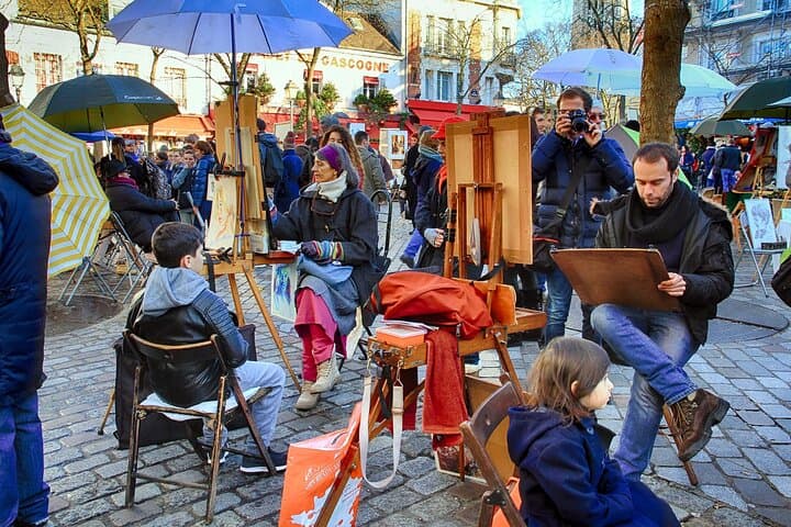 Montmartre Paris Walking Tour with Audioguide on Your Smartphone