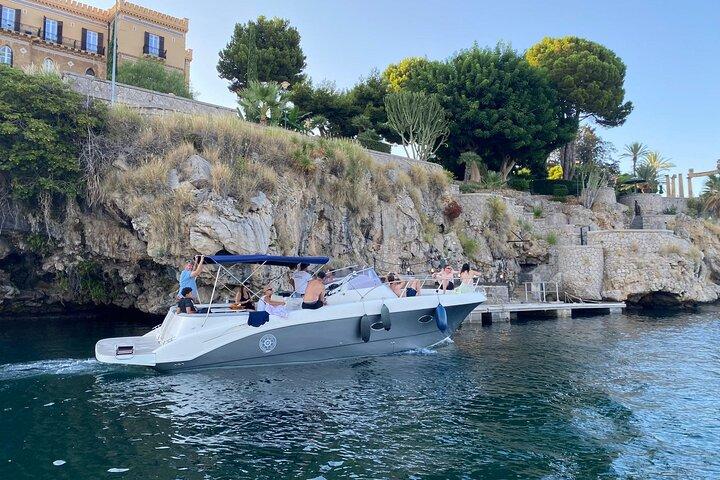 Palermo : Luxury Boat Tour with Snacks and Snorkeling