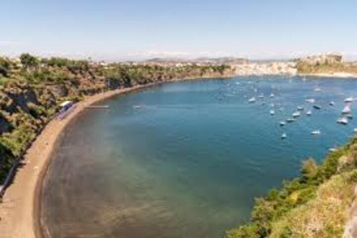 Private Boat Tour to Ischia and Procida from Naples