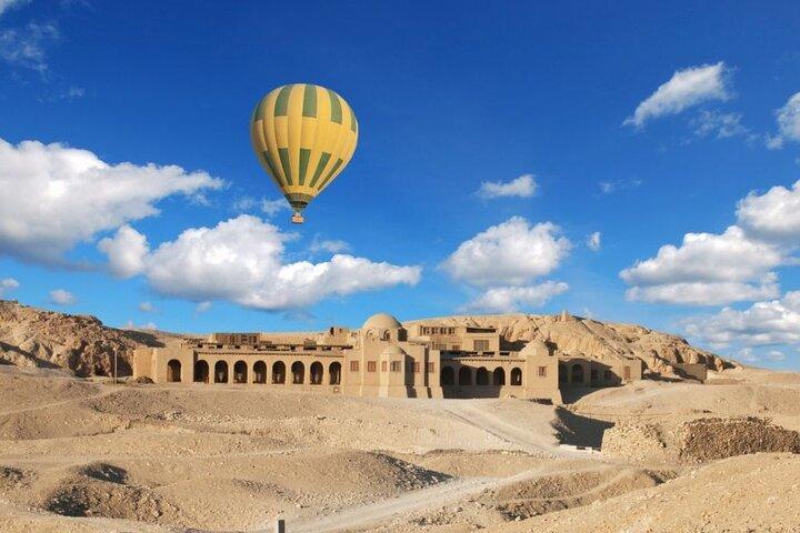 Hot Air Balloon Ride include Transfers and Certificate