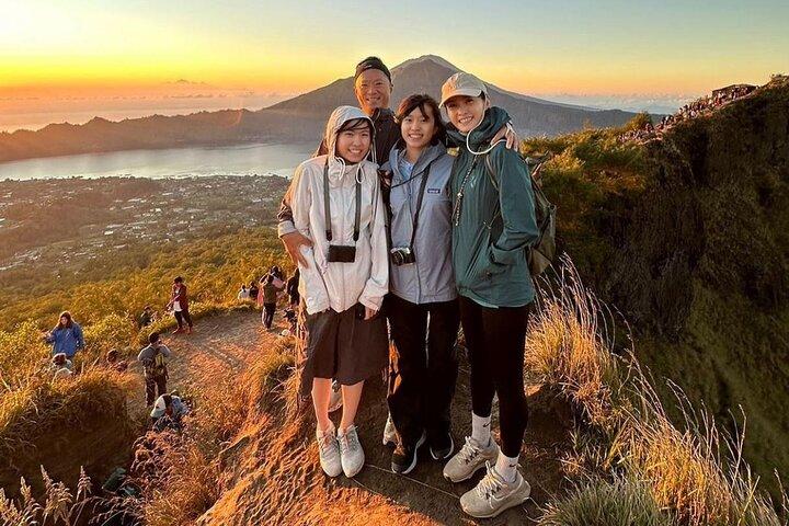 バトゥール山の日の出トレッキング