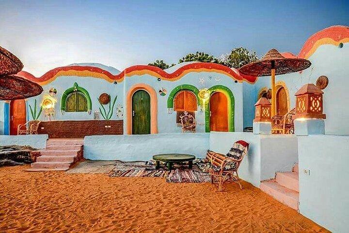 Pueblo Nubio e isla botánica con paseo en faluca