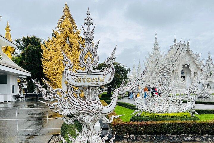 Chiang Rai : transfert privé vers Chiang Mai et visite des temples