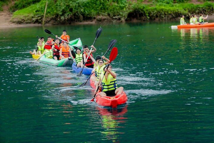 Excursão guiada à caverna Phong Nha e ao vale Hava saindo de Dong Hoi
