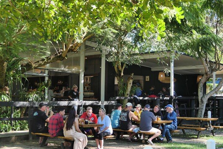 Island Pub Crawl com almoço e passeio de barco de alta velocidade em Brisbane