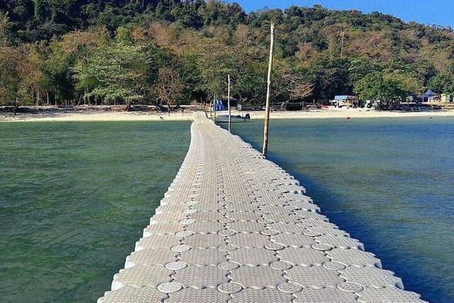 Island-Hopping