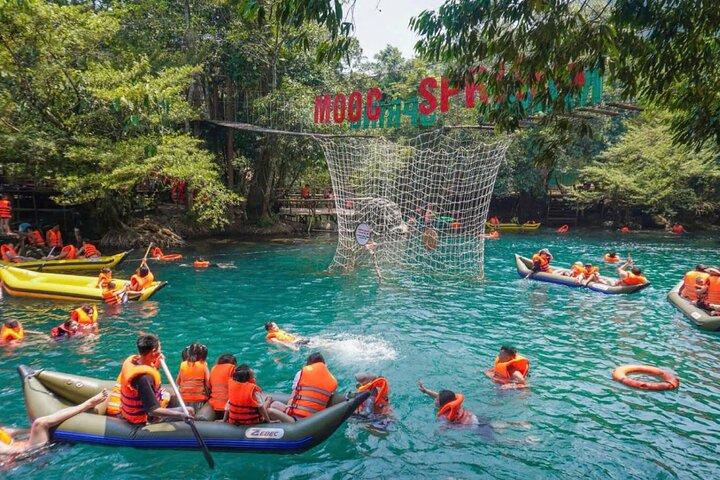 Phong Nha Cave and Mooc Spring Guided Tour from Dong Hoi