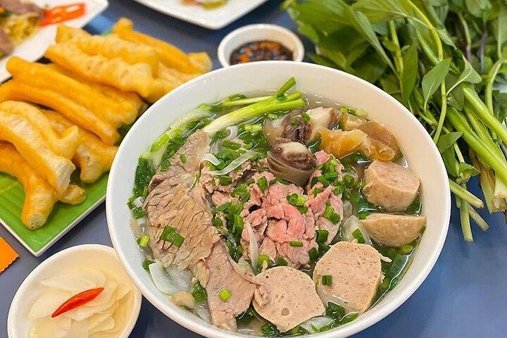 Private Hanoi Old Quarter Street Food Tour med studentguide