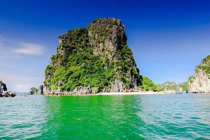 Seværdigheder i nærheden af Bai Tu Long Bay Day Cruise