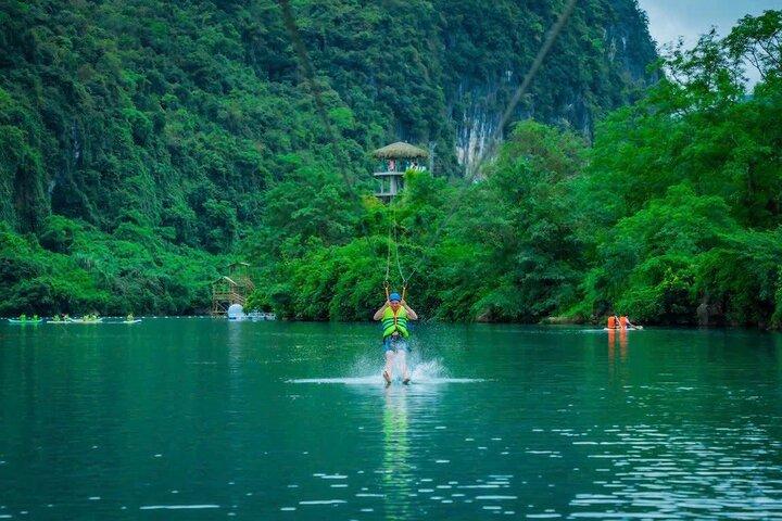 Excursão guiada à caverna Phong Nha e ao vale Hava saindo de Dong Hoi