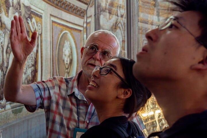 Visita en grupo reducido a la Basílica de San Pedro con subida a la cúpula y criptas