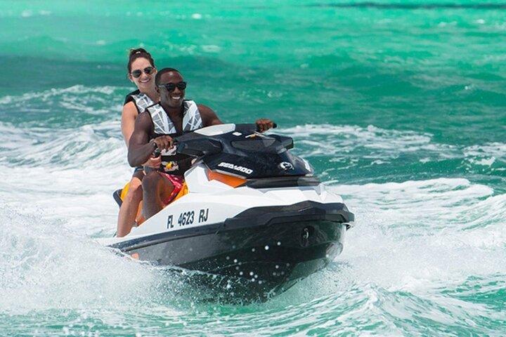 Lethe Bamboo Rafting Tour med Lime Stone Massage & Jet Ski Mobay
