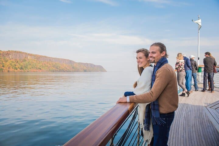 Grand Palisades Fall Foliage Cruise in New York