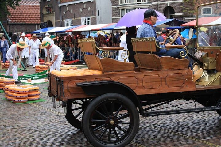Private tour to Zaanse Schans, Edam, Volendam and Marken