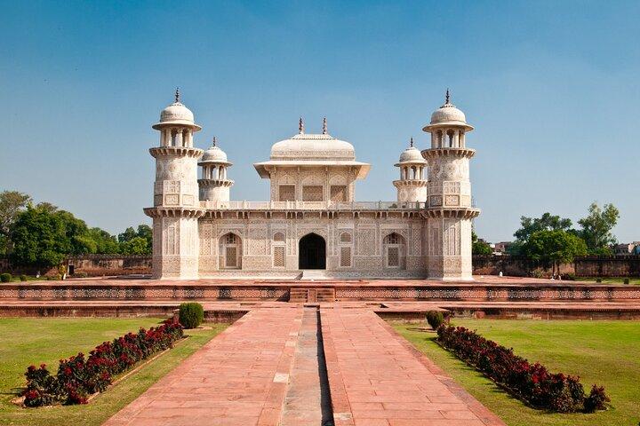 Same Day Taj Mahal, Agra Fort & Baby Taj Tour from Jaipur by Car