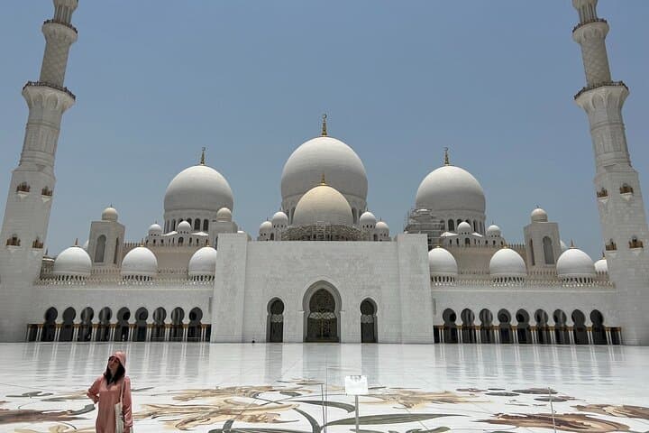 From Dubai Sheikh Zayed Grand Mosque Tour