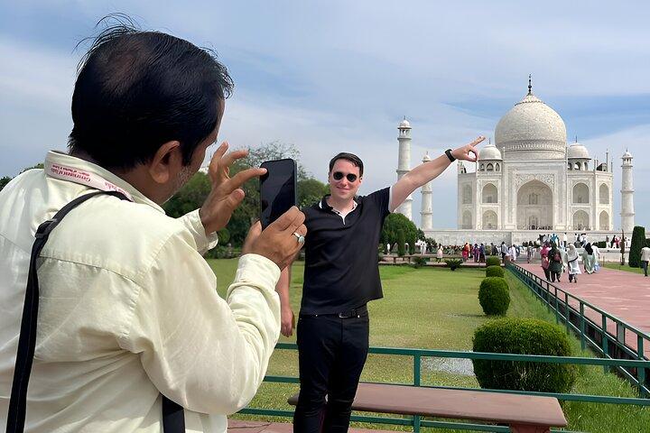 Agra: Fast-Track Taj Mahal Entry Ticket + Optional Guided Tour