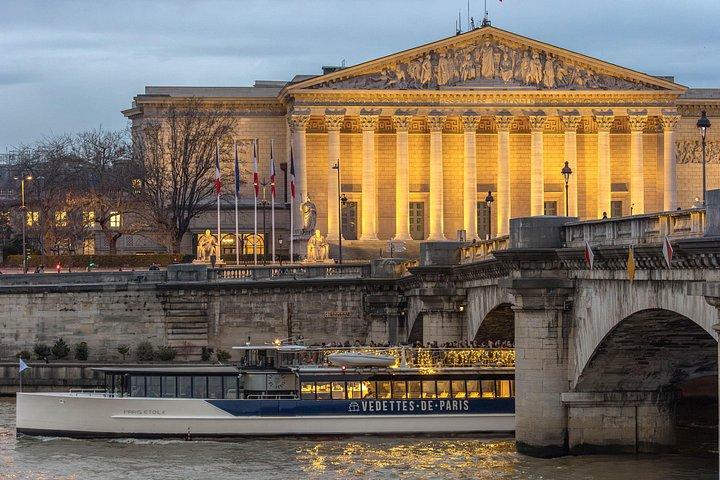 Croisière en soirée sur la Seine avec musique (options boissons)