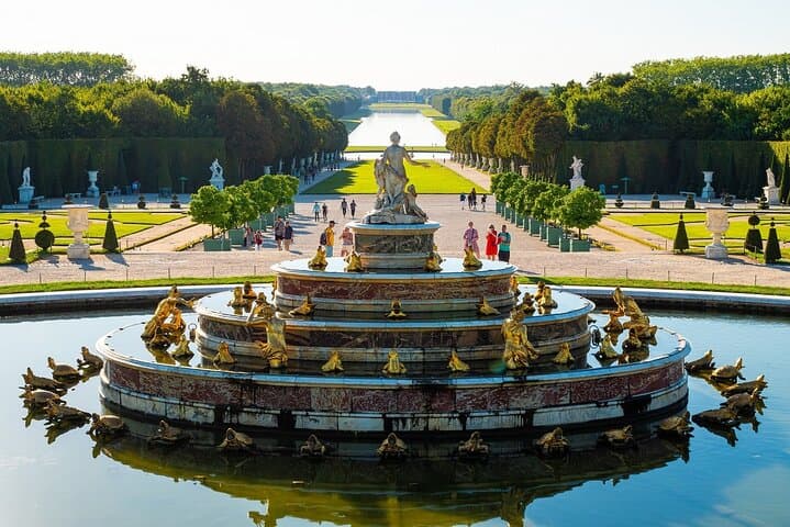 Versailles Palace and Gardens Tour