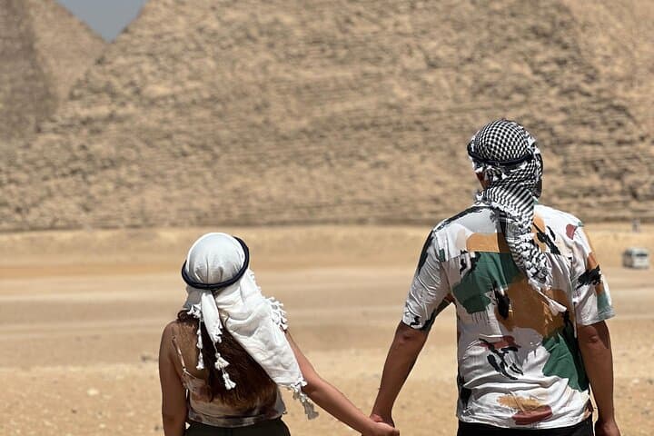 Half Day Private Tour of the Giza Pyramids with Camel Ride, Lunch