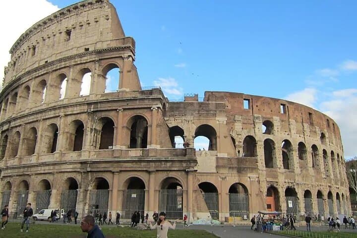 Tour of Colosseum, Roman Forum & Palatine Hill Experience