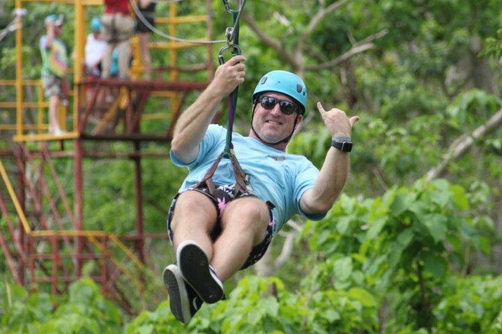 Tour adrenalinico in zipline e canopy a Punta Cana +