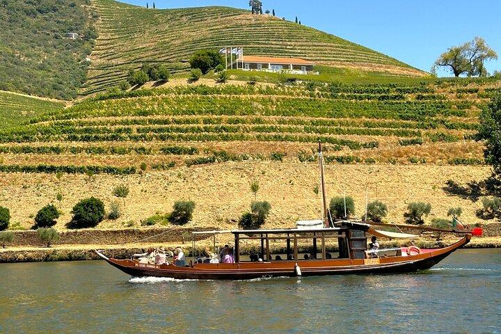 Van Porto: Dourovallei-tour met 2 wijnhuizen, lunch en cruise